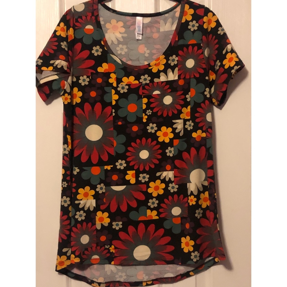 LuLaRoe Medium Classic T